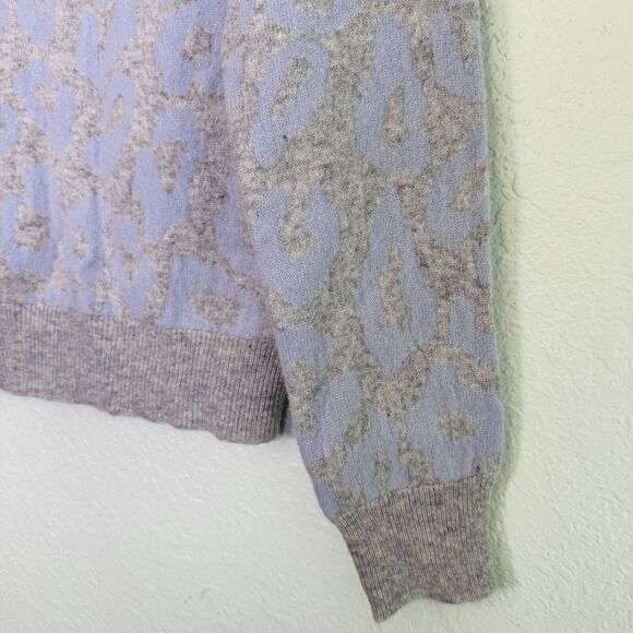 Aqua Cashmere Sweater Womens Extra Small Leopard Pullover Light Blue Grey XS NEW - Picture 4 of 9
